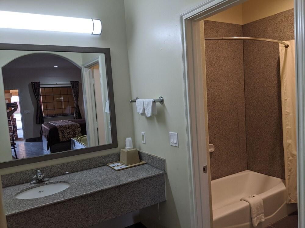 Regency Inn And Suites Galena Park Houston Exterior photo