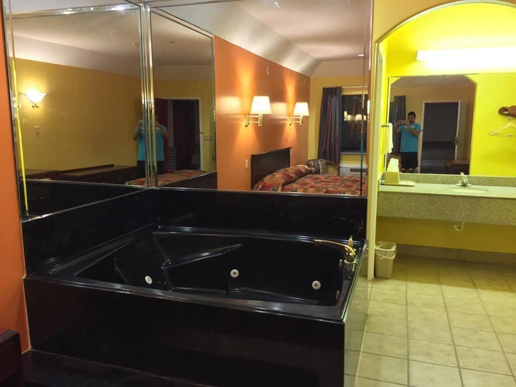 Regency Inn And Suites Galena Park Houston Exterior photo